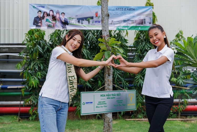 'Miss Earth 2022' Mina Sue Choi tìm hiểu công nghệ tái chế rác thải nhựa tại Việt Nam