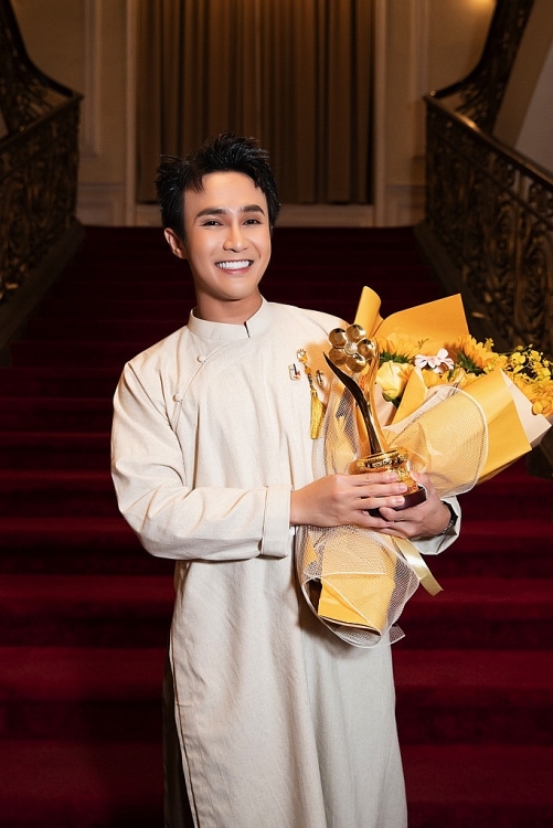 Huỳnh Lập nhận cúp Mai vàng thứ 3 với chiến thắng hạng mục 'Diễn viên hài'
