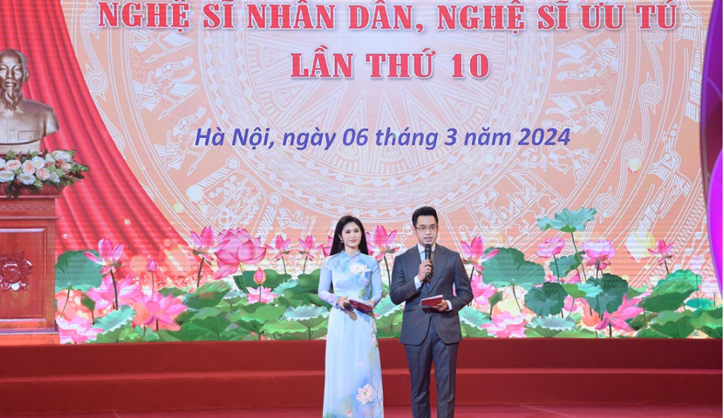 Trần Lực, Quốc Khánh, Mỹ Uyên, Quốc Trung... nhận danh hiệu Nghệ sĩ Nhân dân Trần Lực, Quốc Khánh, Mỹ Uyên, Quốc Trung... nhận danh hiệu Nghệ sĩ Nhân dân