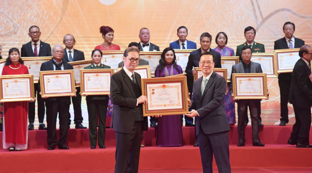 Trần Lực, Quốc Khánh, Mỹ Uyên, Quốc Trung... nhận danh hiệu Nghệ sĩ Nhân dân Trần Lực, Quốc Khánh, Mỹ Uyên, Quốc Trung... nhận danh hiệu Nghệ sĩ Nhân dân