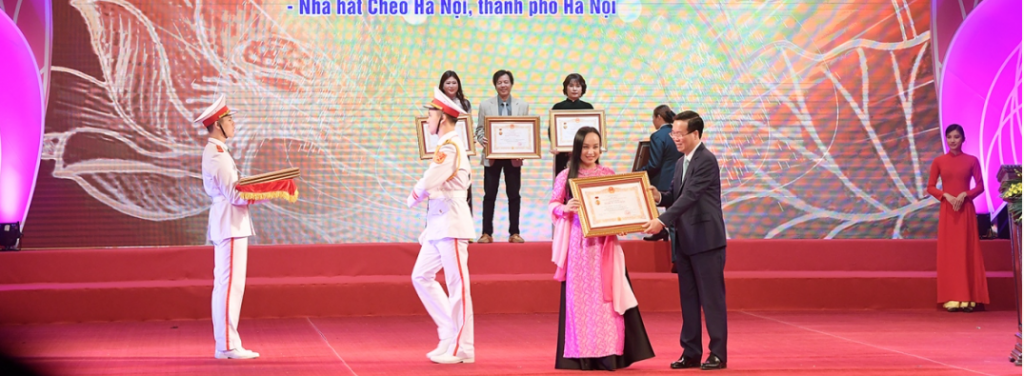 Trần Lực, Quốc Khánh, Mỹ Uyên, Quốc Trung... nhận danh hiệu Nghệ sĩ Nhân dân Trần Lực, Quốc Khánh, Mỹ Uyên, Quốc Trung... nhận danh hiệu Nghệ sĩ Nhân dân