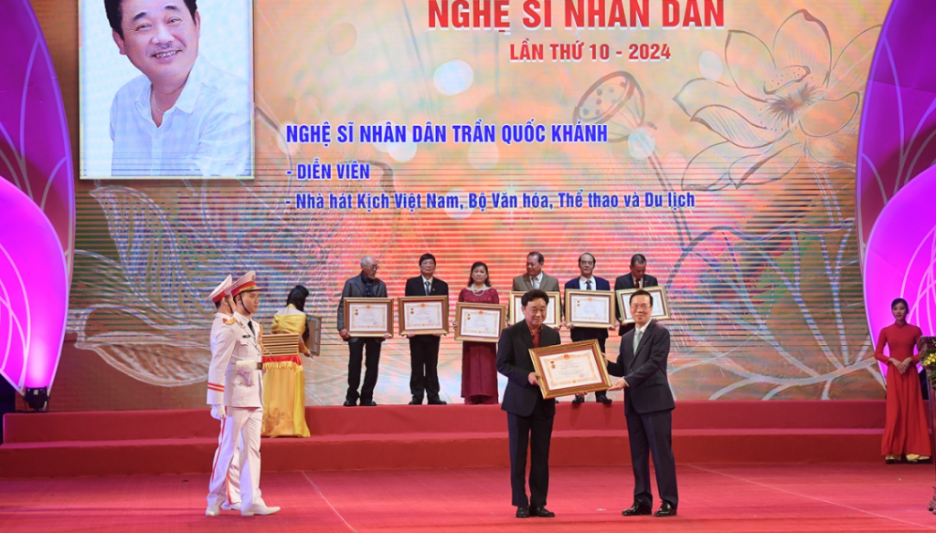 Trần Lực, Quốc Khánh, Mỹ Uyên, Quốc Trung... nhận danh hiệu Nghệ sĩ Nhân dân Trần Lực, Quốc Khánh, Mỹ Uyên, Quốc Trung... nhận danh hiệu Nghệ sĩ Nhân dân