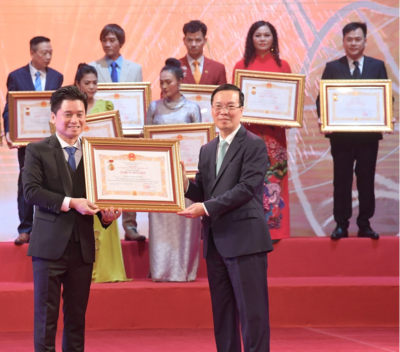 Trần Lực, Quốc Khánh, Mỹ Uyên, Quốc Trung... nhận danh hiệu Nghệ sĩ Nhân dân Trần Lực, Quốc Khánh, Mỹ Uyên, Quốc Trung... nhận danh hiệu Nghệ sĩ Nhân dân