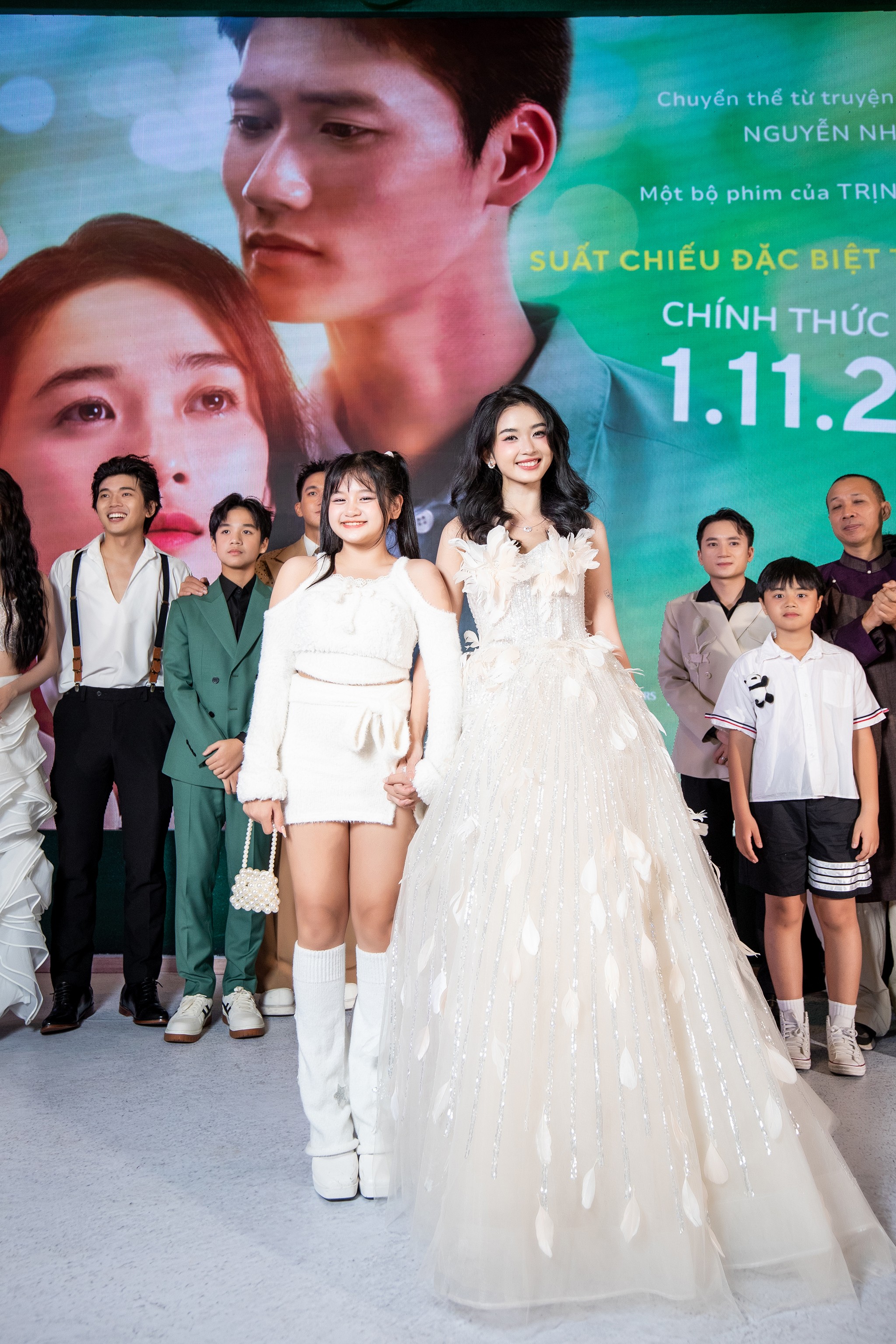 Nữ chính 'Ngày xưa có một chuyện tình' rơi nước mắt kể lại lần đầu trải nghiệm làm mẹ, sinh con khi đóng phim