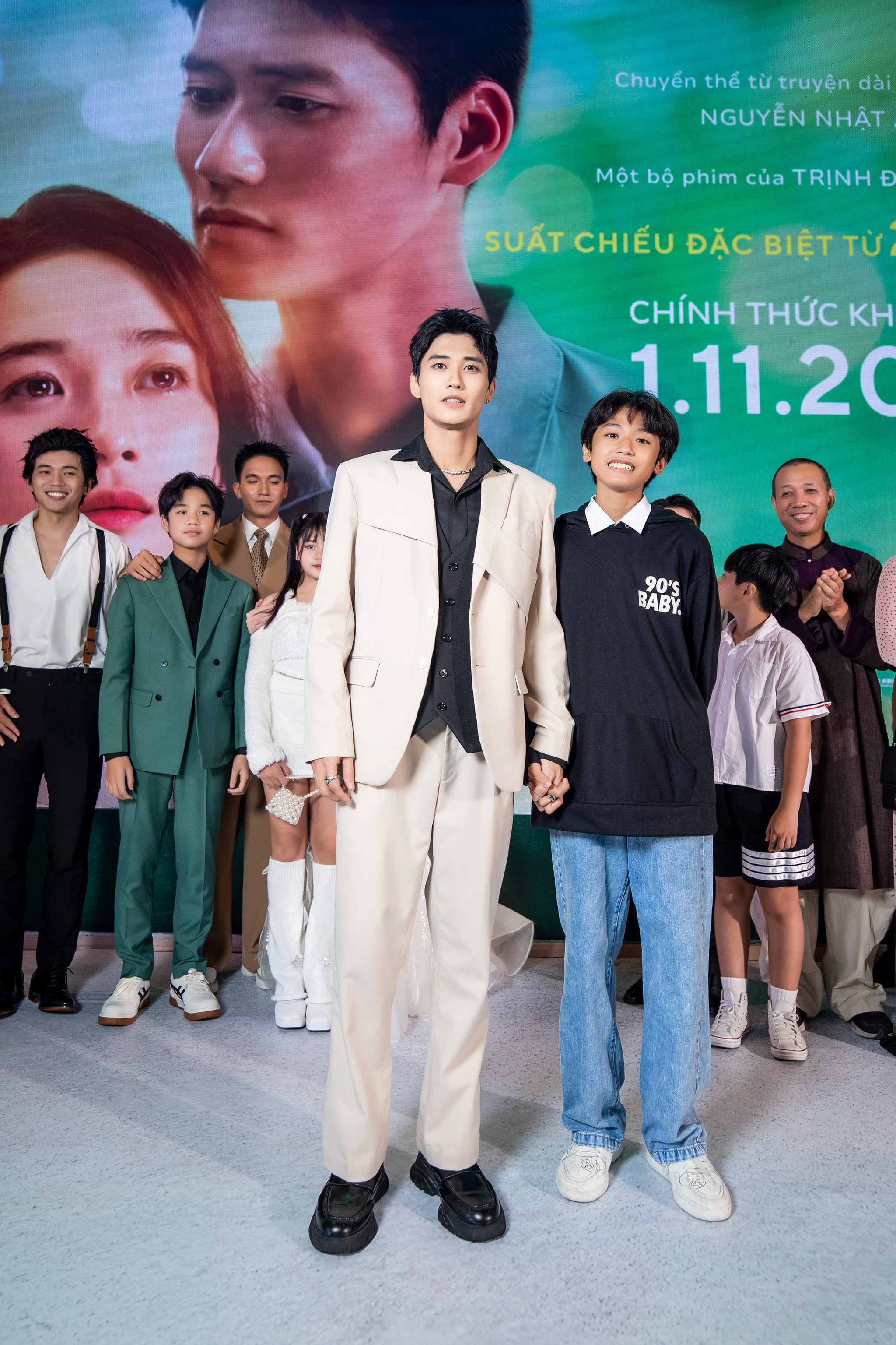 Nữ chính 'Ngày xưa có một chuyện tình' rơi nước mắt kể lại lần đầu trải nghiệm làm mẹ, sinh con khi đóng phim