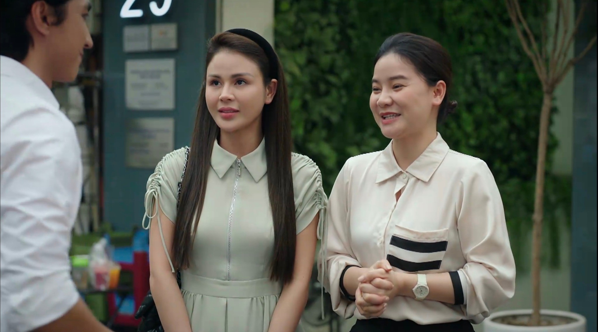 Nhan sắc Lương Thu Trang trong phim mới khiến nhiều khán giả ví như Lê Giang
