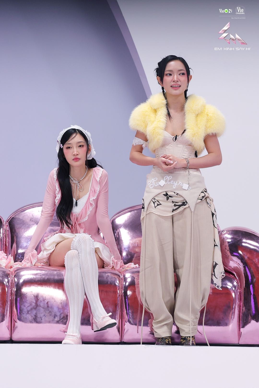 'Em xinh 'Say Hi' tập 6: Em xinh Liu Grace 'đối chất' Em xinh Miu Lê, tiết lộ khóc suốt 2 tuần vì bị 'đá' khỏi đội