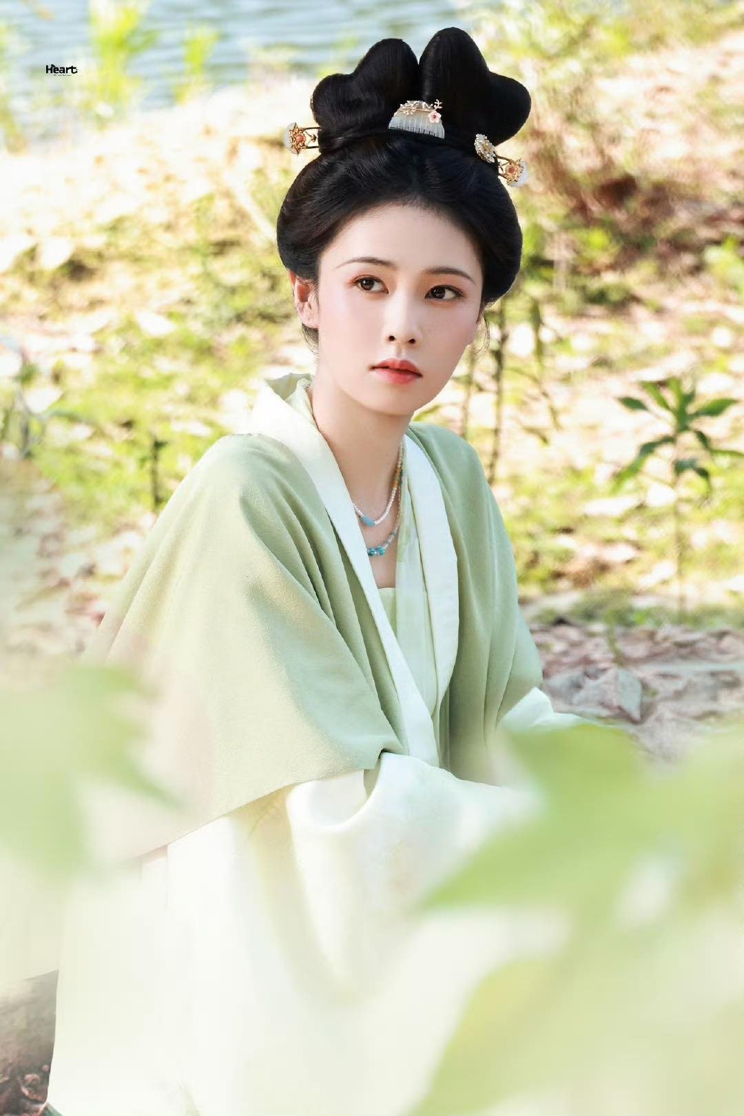 Tạo hình của Bạch Lộc bị chê bai, so sánh với Dương Tử