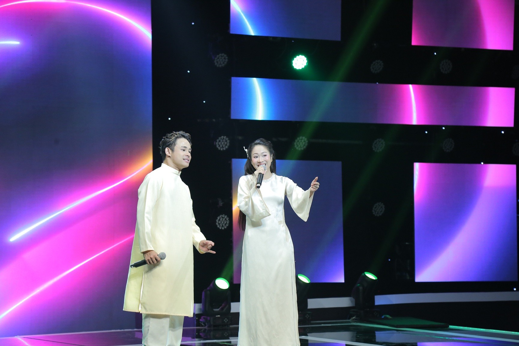 Chung kết 1 'Giai điệu ước mơ': Top 4 thăng hoa khi song ca cùng loạt ca sĩ khách mời đình đám