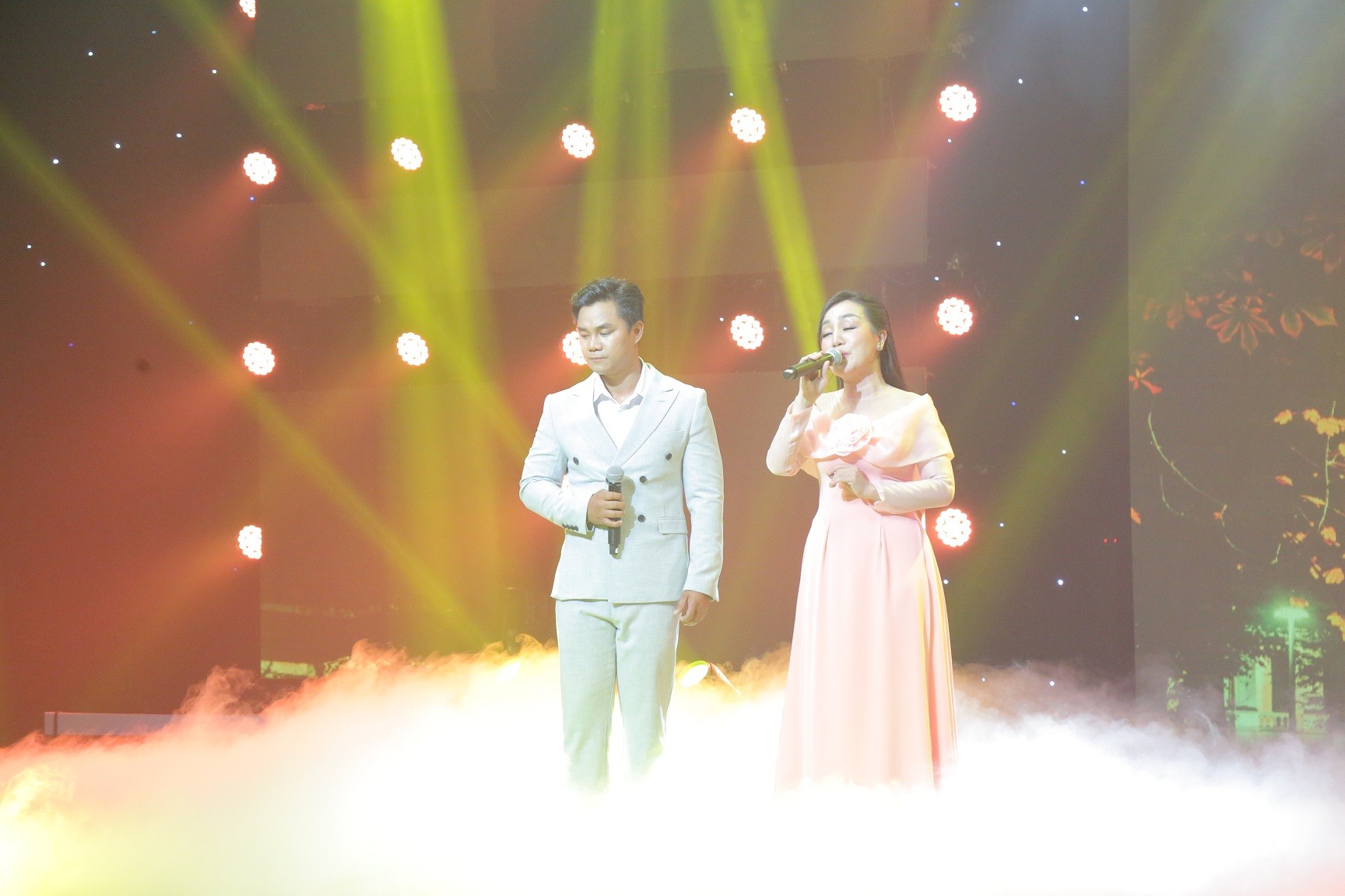 Chung kết 1 'Giai điệu ước mơ': Top 4 thăng hoa khi song ca cùng loạt ca sĩ khách mời đình đám