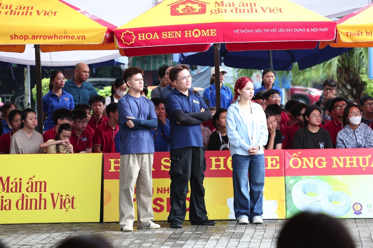 'Mái ấm gia đình Việt': MC Đại Nghĩa bật khóc, Ngô Lan Hương nghẹn ngào trước những nỗi đau không lời của trẻ thơ