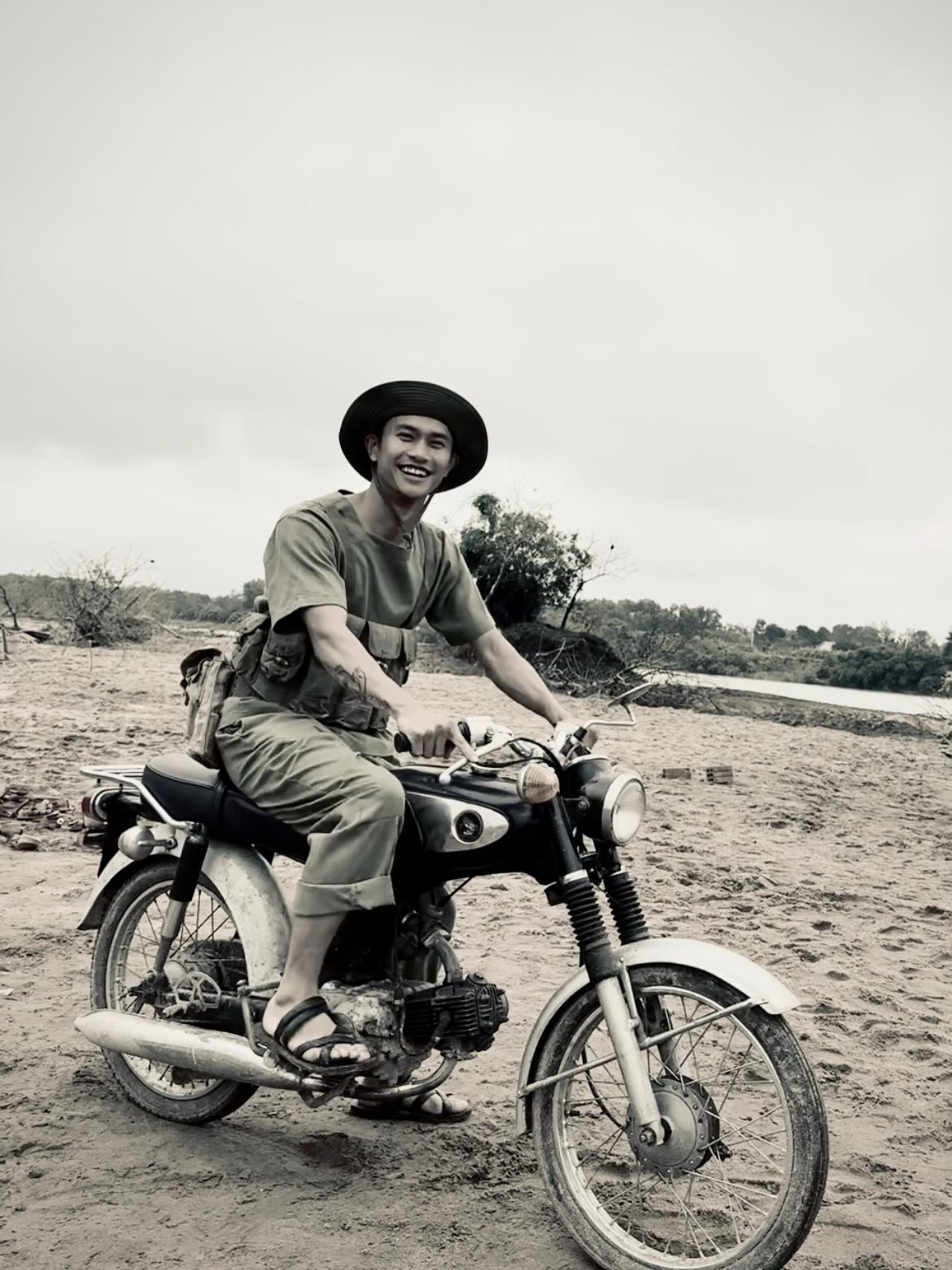 Nguyễn Hùng: Từ ca sĩ triệu view đến người lính kiên cường của 'Mưa đỏ'