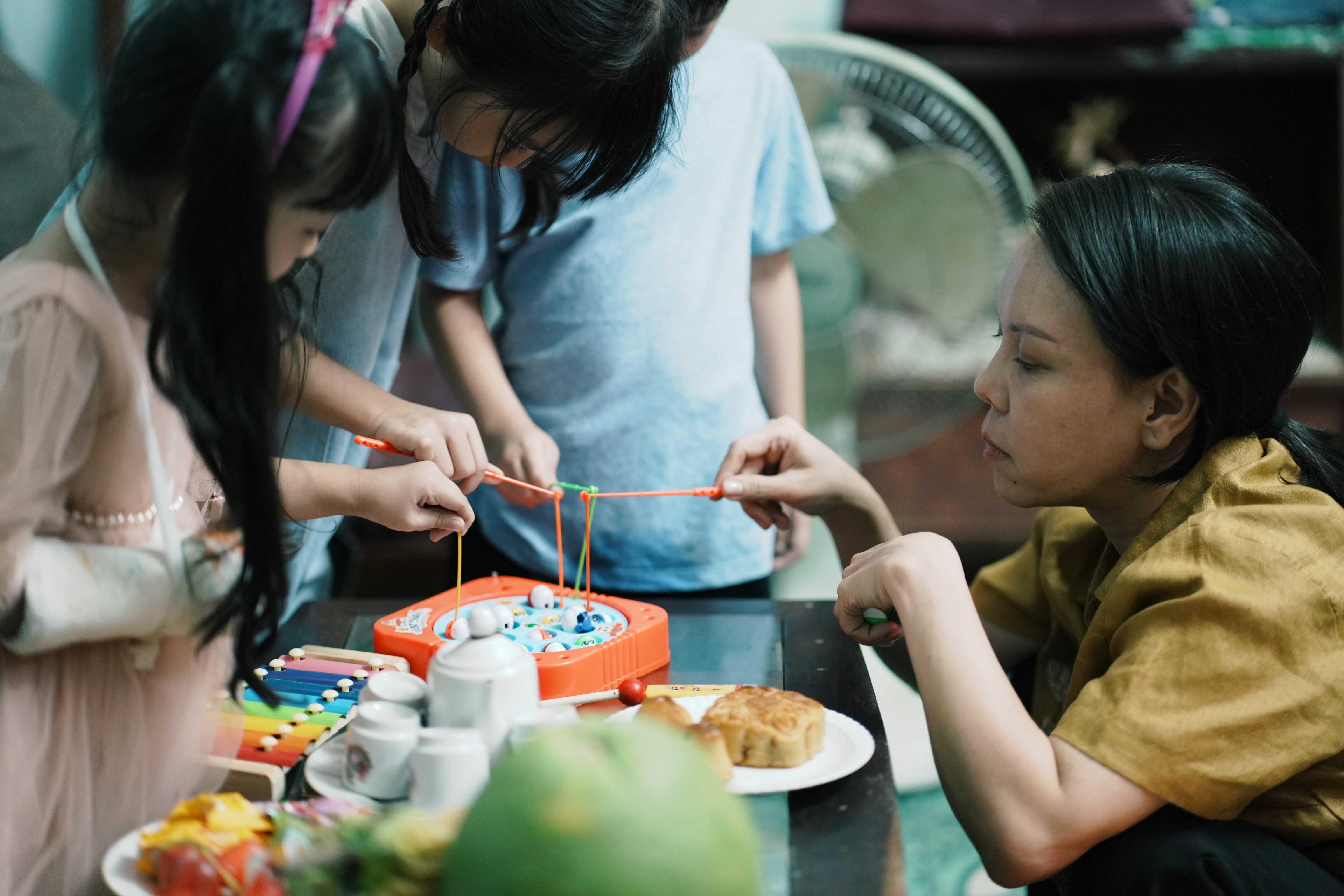 Sau 'Phép màu', 'Còn gì đẹp hơn', Nguyễn Hùng gây nhói tim với 'Kiếm đâu bây giờ' trong 'Cục vàng của ngoại'