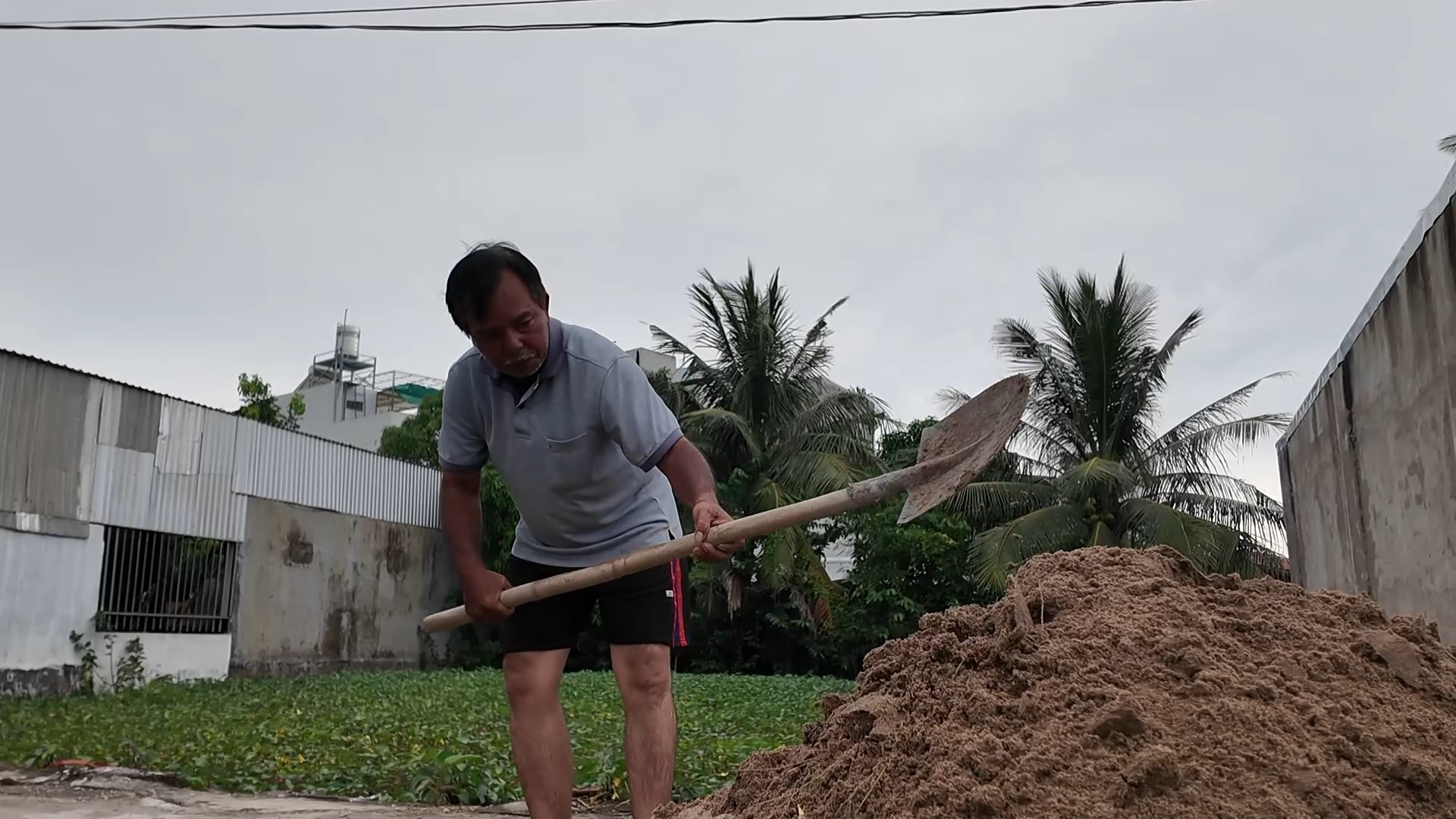 Hoa hậu Phương Linh và rapper Wean xúc động trước nghị lực của hai em nhỏ trong 'Mái ấm gia đình Việt'