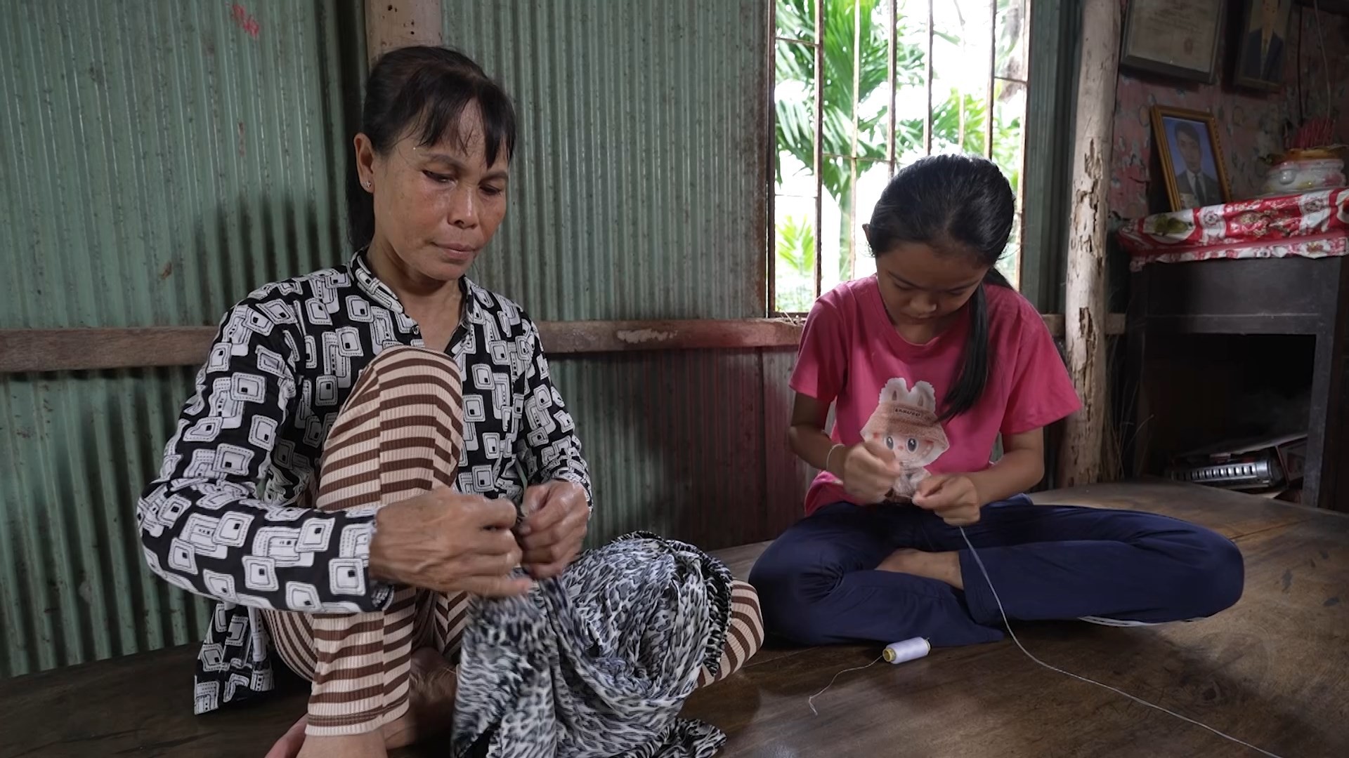 Hoa hậu Phương Linh và rapper Wean xúc động trước nghị lực của hai em nhỏ trong 'Mái ấm gia đình Việt'