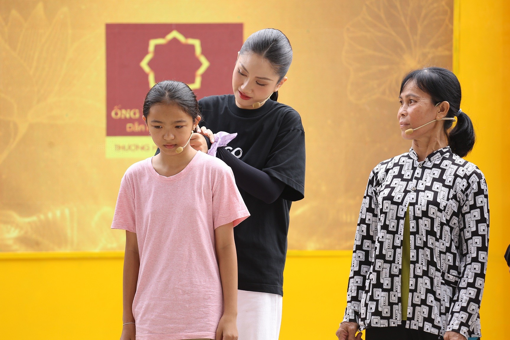 Hoa hậu Phương Linh và rapper Wean xúc động trước nghị lực của hai em nhỏ trong 'Mái ấm gia đình Việt'