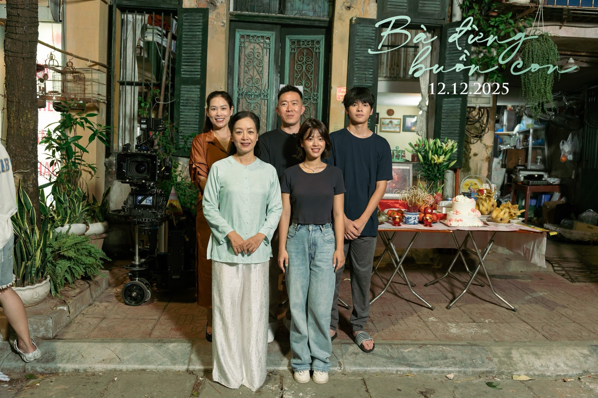 Hai 'con nhà nòi' Trần Tú và Hồng Khanh 'lột xác' trong phim điện ảnh đầu tay