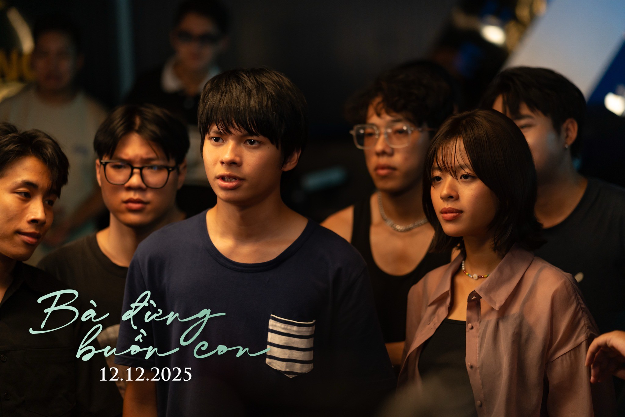 Hai 'con nhà nòi' Trần Tú và Hồng Khanh 'lột xác' trong phim điện ảnh đầu tay