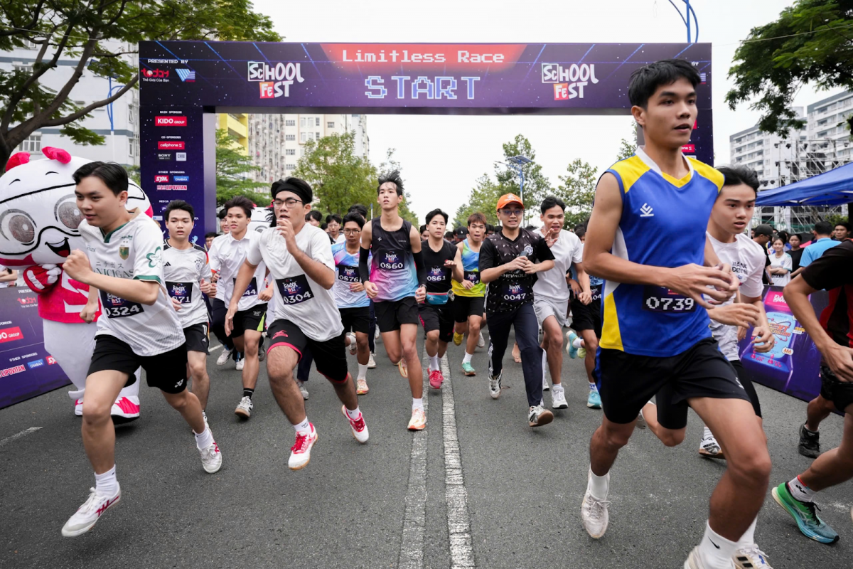 Hơn cả một lễ hội, School Fest 7 mở chiều không gian mới đưa sinh viên bứt phá ra khỏi giới hạn bản thân Hơn cả một lễ hội, School Fest 7 mở chiều không gian mới đưa sinh viên bứt phá ra khỏi giới hạn bản thân