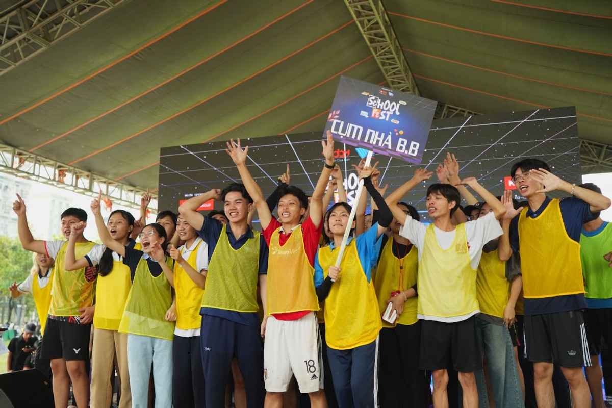 Hơn cả một lễ hội, School Fest 7 mở chiều không gian mới đưa sinh viên bứt phá ra khỏi giới hạn bản thân Hơn cả một lễ hội, School Fest 7 mở chiều không gian mới đưa sinh viên bứt phá ra khỏi giới hạn bản thân