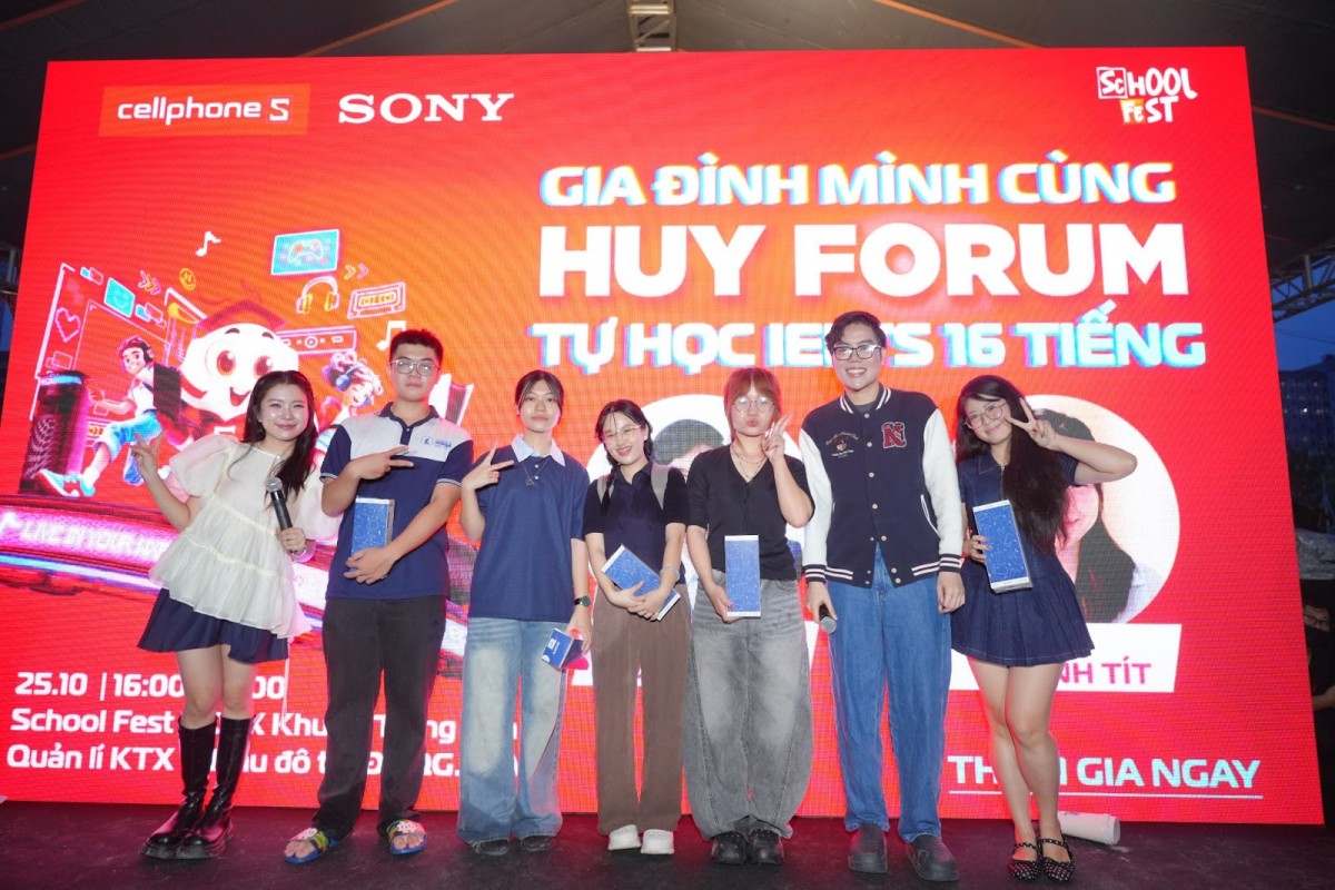 Hơn cả một lễ hội, School Fest 7 mở chiều không gian mới đưa sinh viên bứt phá ra khỏi giới hạn bản thân Hơn cả một lễ hội, School Fest 7 mở chiều không gian mới đưa sinh viên bứt phá ra khỏi giới hạn bản thân