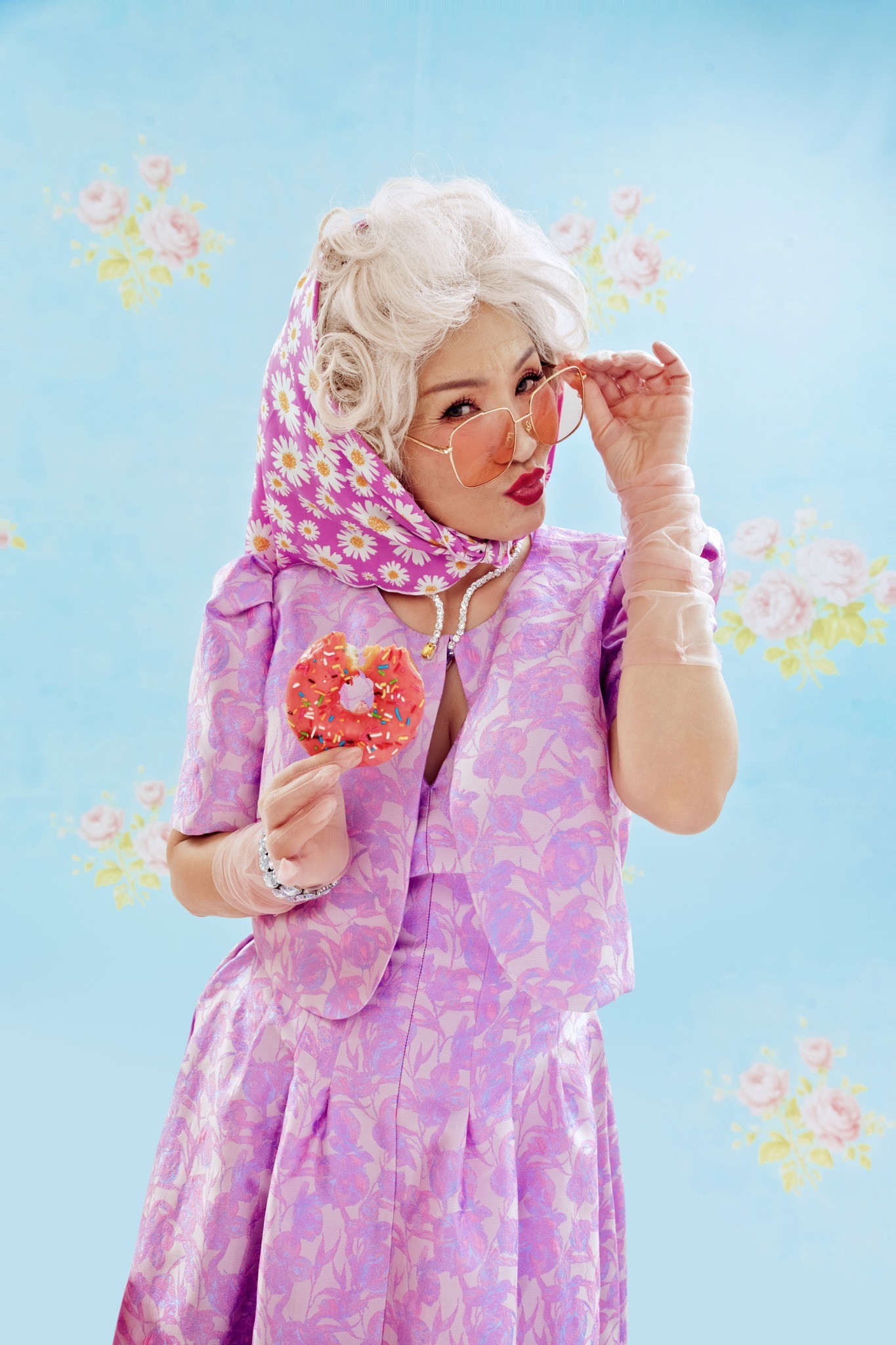 Việt Hương và Hồng Đào tái xuất rạng rỡ, trở thành 'Hai nàng thơ'