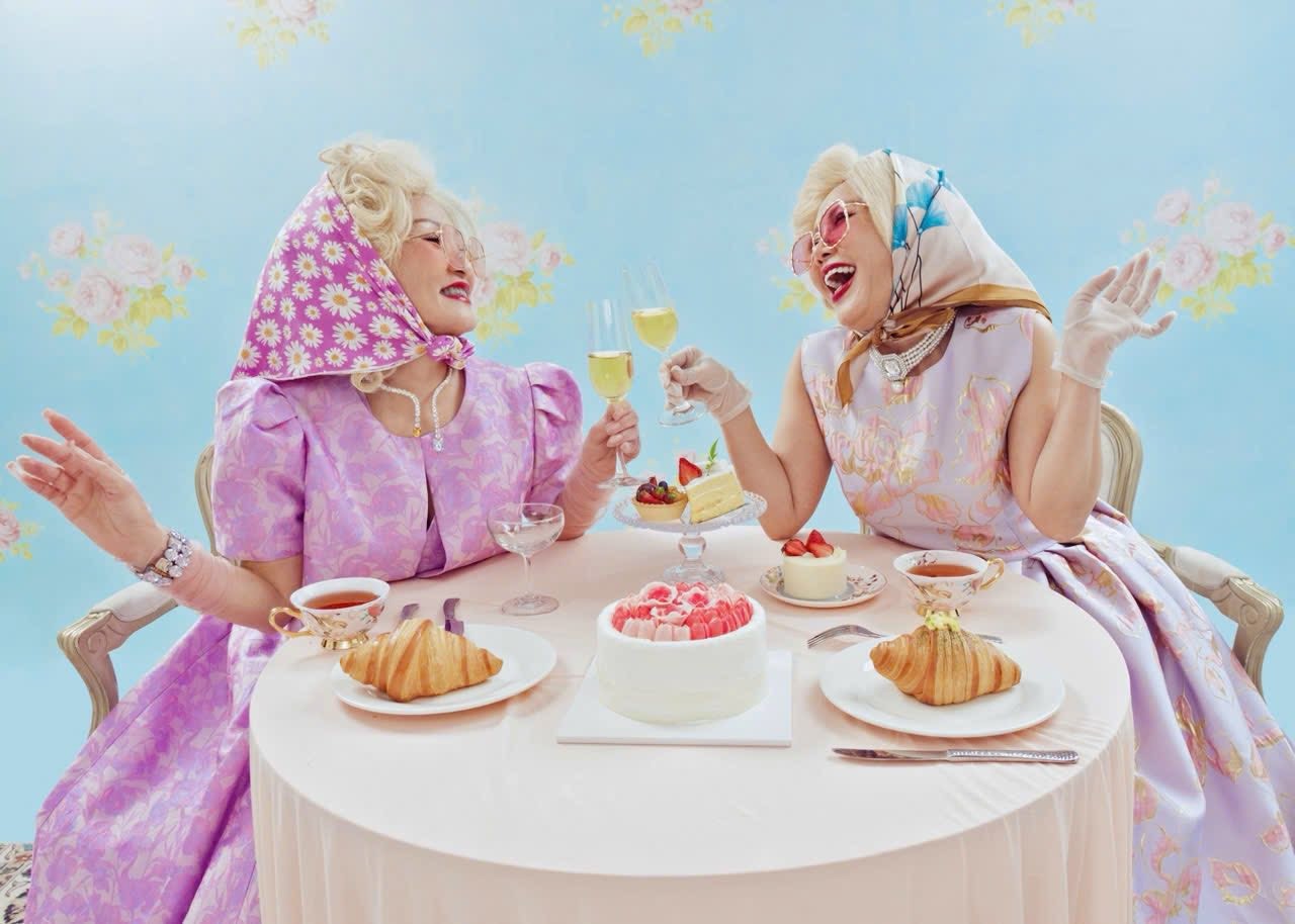 Việt Hương và Hồng Đào tái xuất rạng rỡ, trở thành 'Hai nàng thơ'