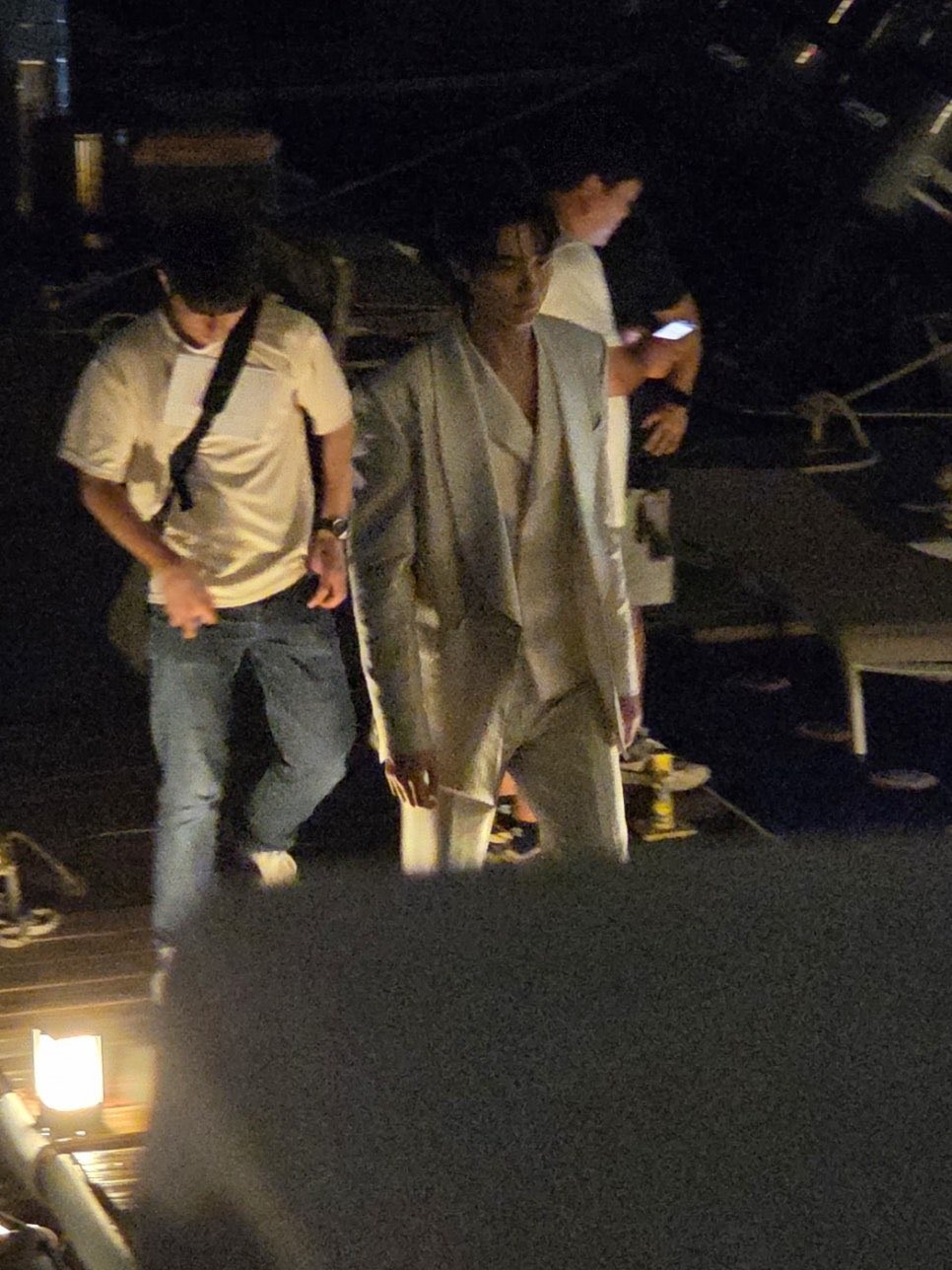 Byun Woo Seok hóa thành hoàng tử khiến người hâm mộ phát cuồng