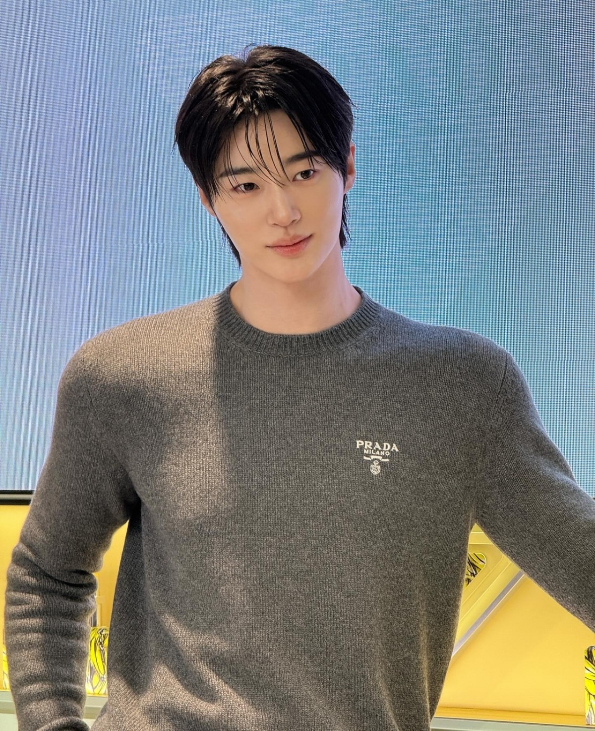 Byun Woo Seok hóa thành hoàng tử khiến người hâm mộ phát cuồng