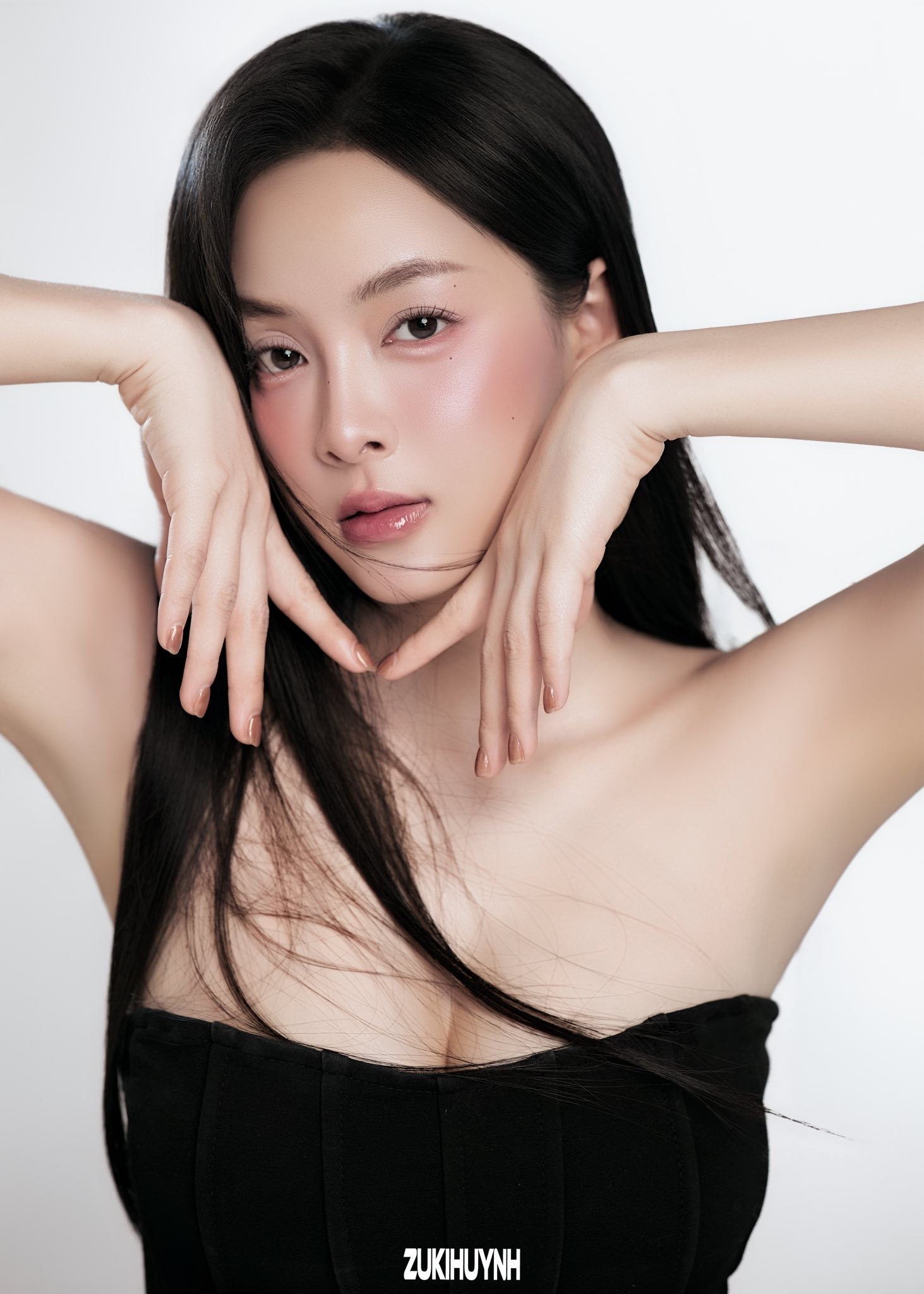 Nhan sắc đời thực 'ngọt ngào' của Nga trong 'Cách em 1 milimet' Nhan sắc đời thực 'ngọt ngào' của Nga trong 'Cách em 1 milimet'