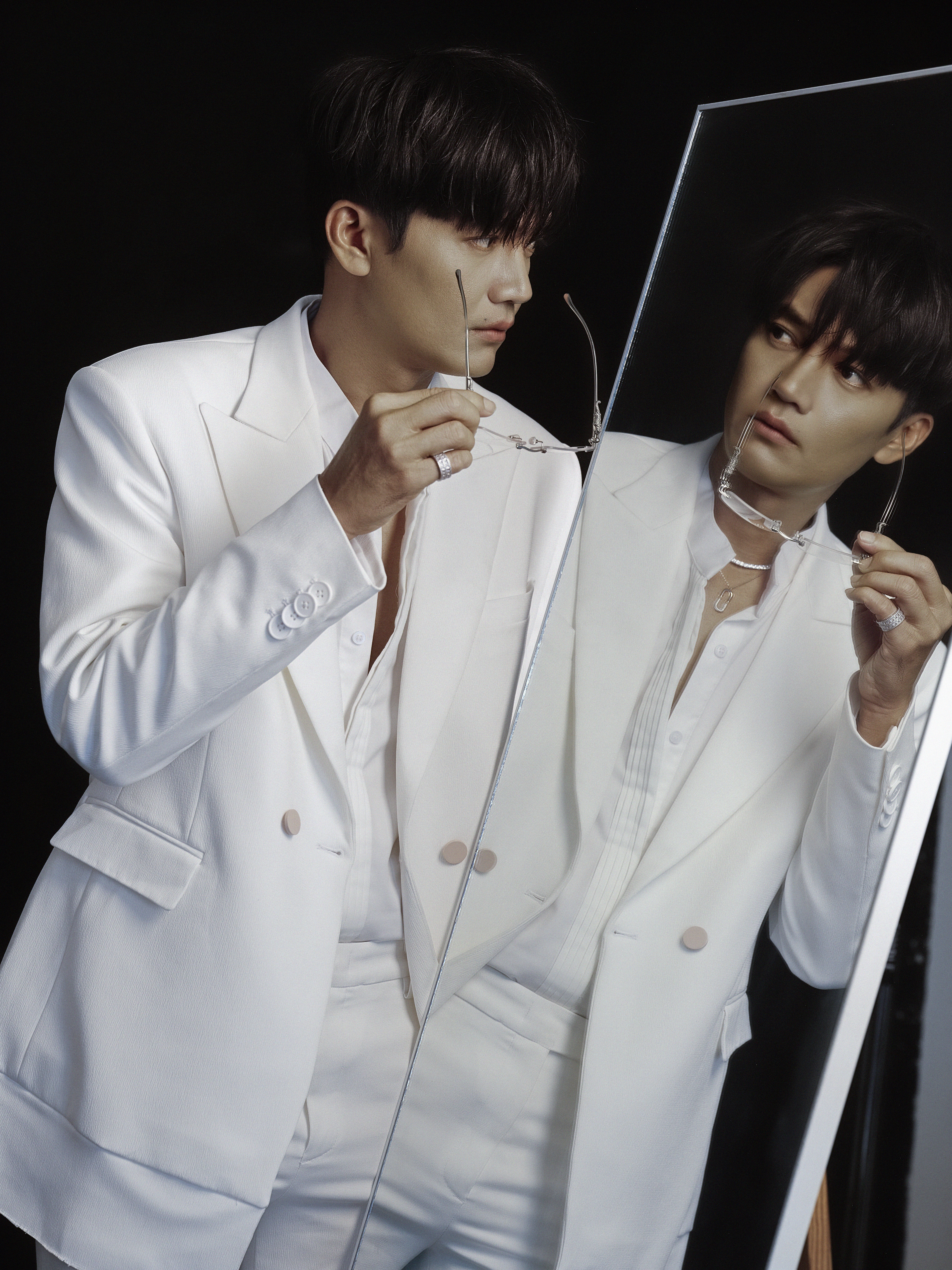 Quang Tuấn và một năm rực rỡ: 'Bỏ túi' 3 phim điện ảnh trăm tỷ, biến hóa đa thể loại