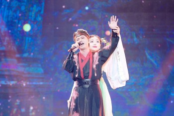 'Tỏa sáng sao đôi 2026': Hồ Khánh Long xuyên không kể chuyện tình buồn da diết, ẵm trọn điểm 10 của Đoan Trang và Dương Hồng Loan