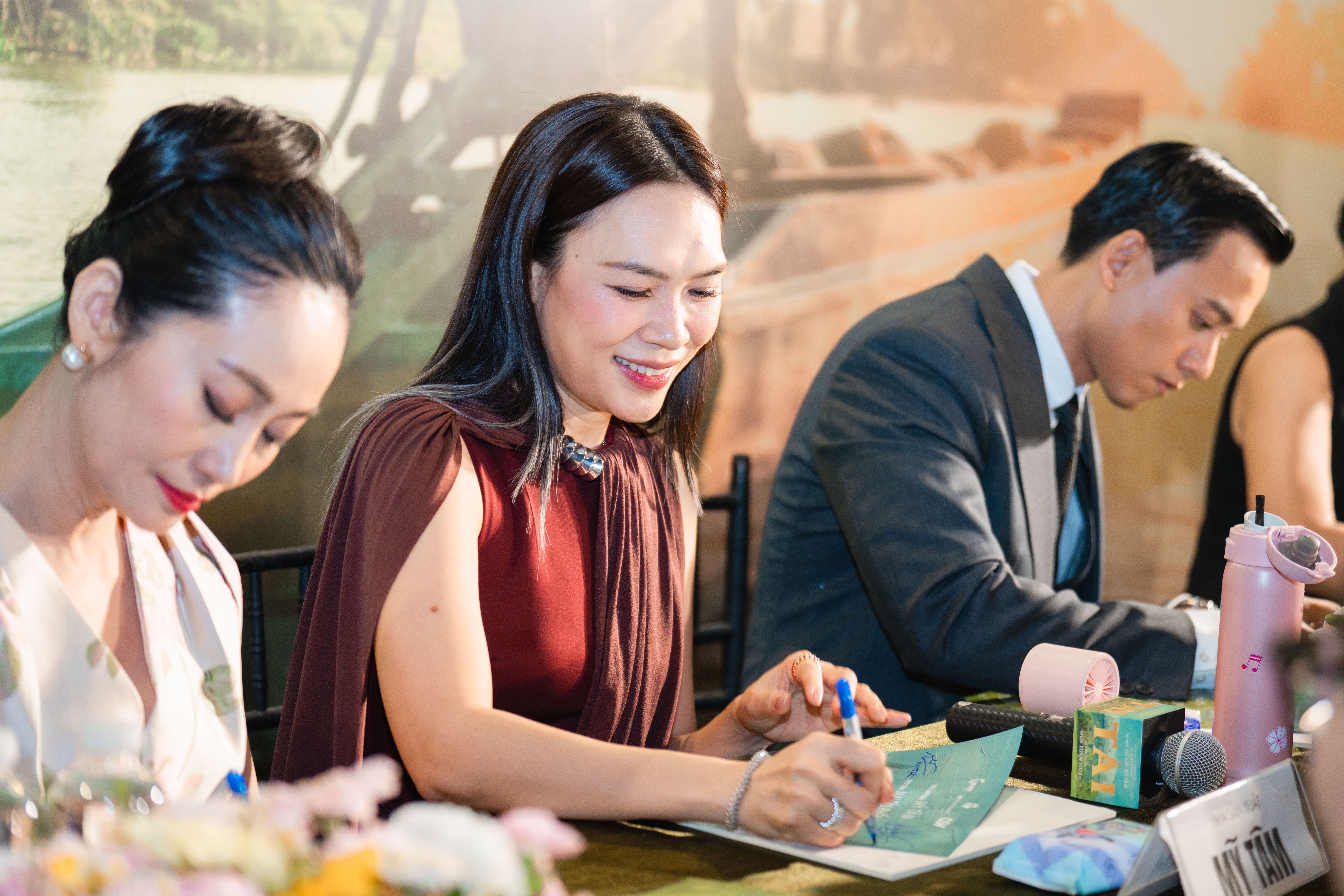 Đạo diễn Mai Tài Phến: Mỗi khi gặp vấn đề trên phim trường, tôi quay qua chị Tâm sẽ cảm thấy rất an toàn