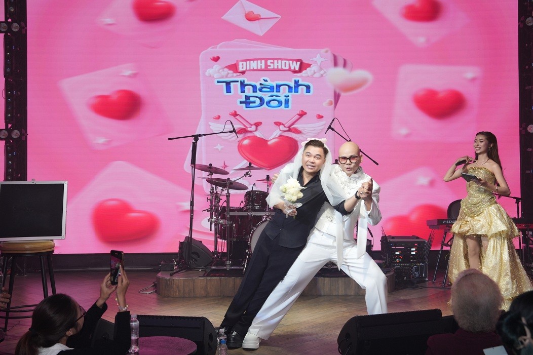 Phan Đinh Tùng trình làng 'Happy New Year', sáng tác mới kết nối Tết truyền thống và năm mới hiện đại