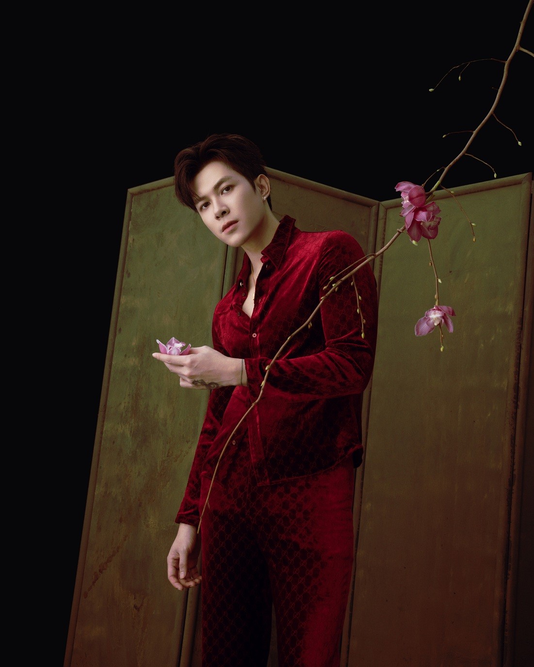 Anh Tú Atus mở màn năm Bính Ngọ với 3 ca khúc OST trong 'Nhà ba tôi một phòng'