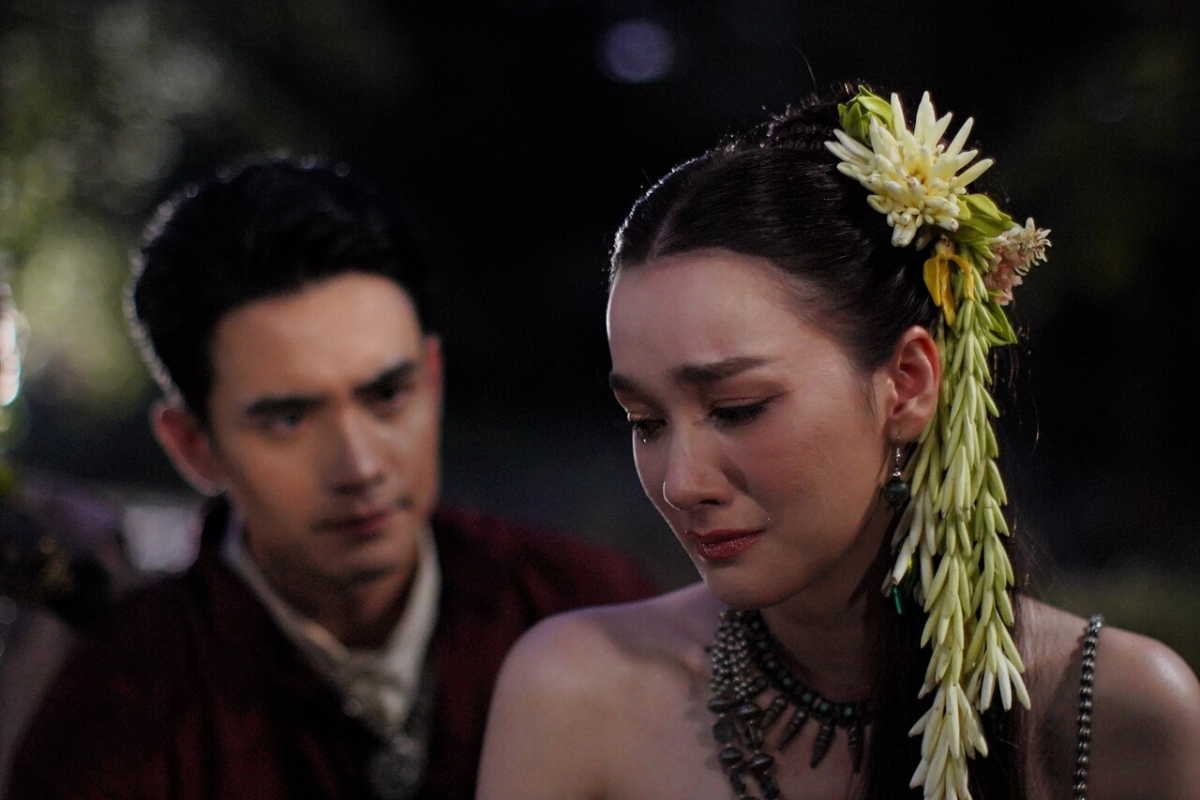 Ly kỳ chuyện tình nghìn năm giữa người và thần rắn trong 'Truyền thuyết hồ thiêng'