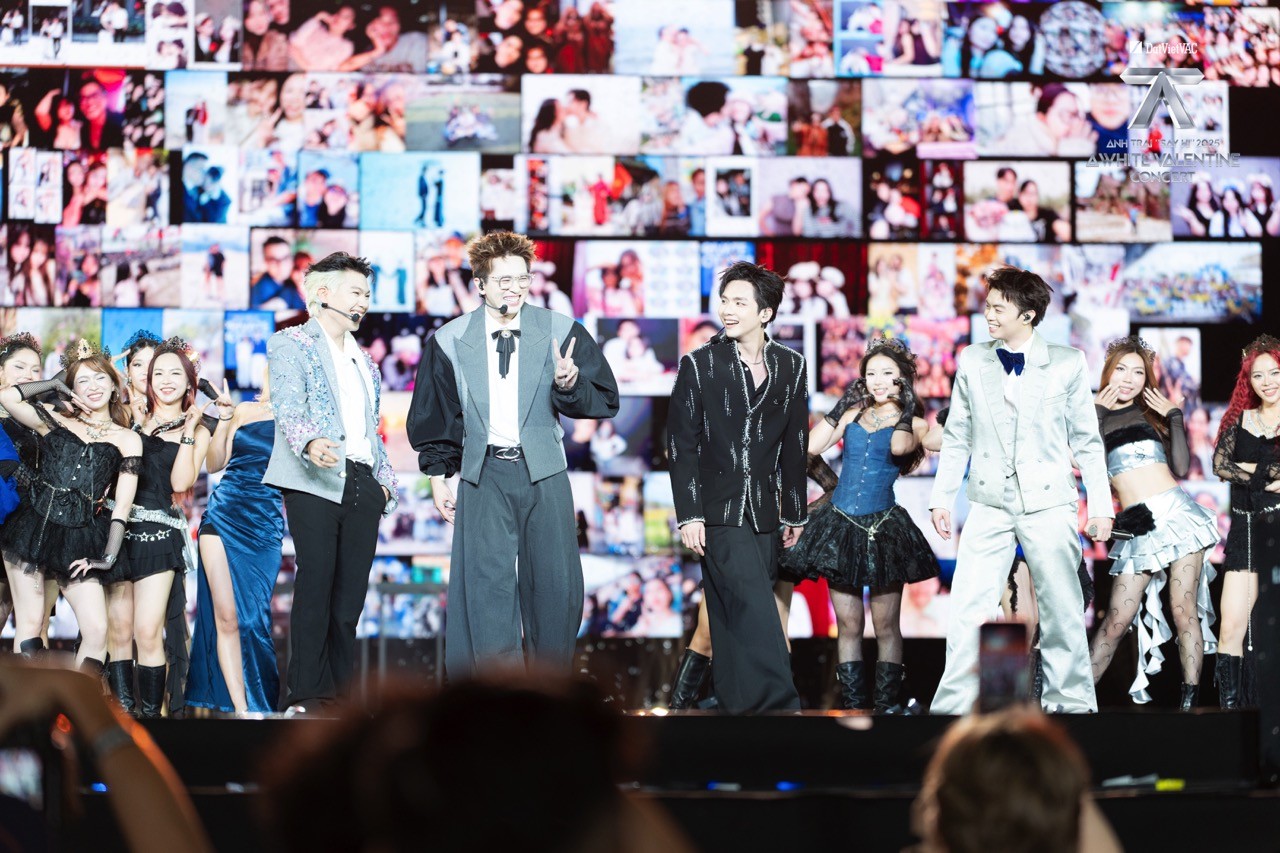 'Anh trai 'Say Hi' 2025 - A White Valentine Concert' lần đầu tạo nên 'biển trắng' Valentine quy mô lớn tại Thủ đô Hà Nội