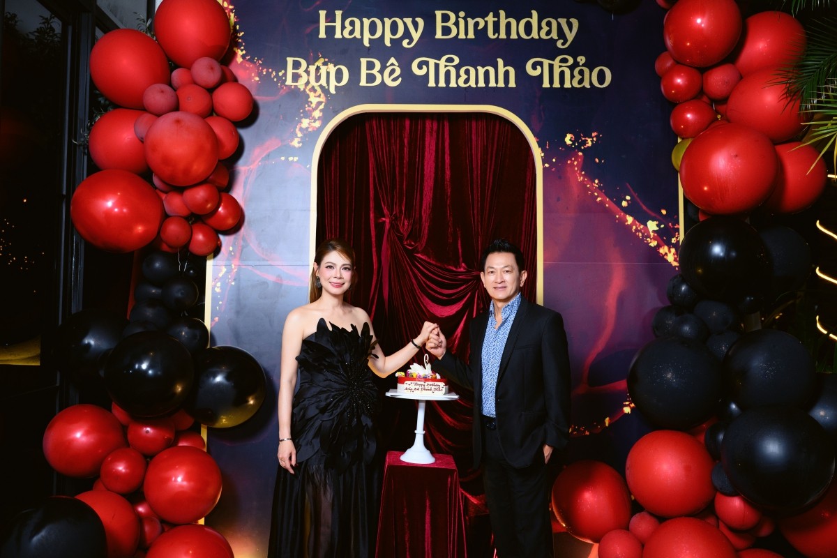 Ca sĩ Thanh Thảo tổ chức sinh nhật muộn, quy tụ dàn nghệ sĩ đình đám