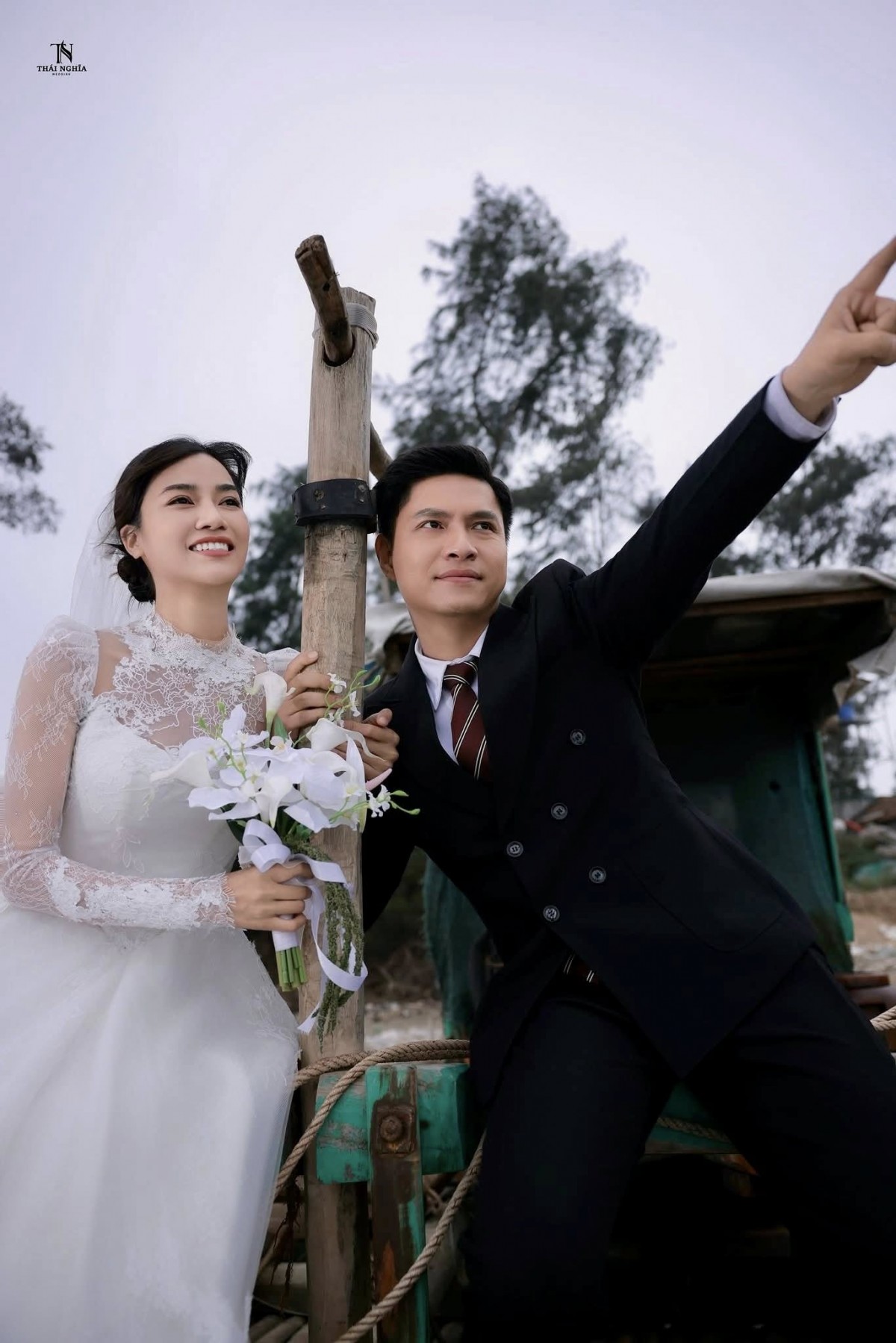 Khán giả ‘cười muốn nội thương’ với cảnh đám cưới của cặp đôi Khánh Linh – Minh Lợi trong phim ‘Không giới hạn’