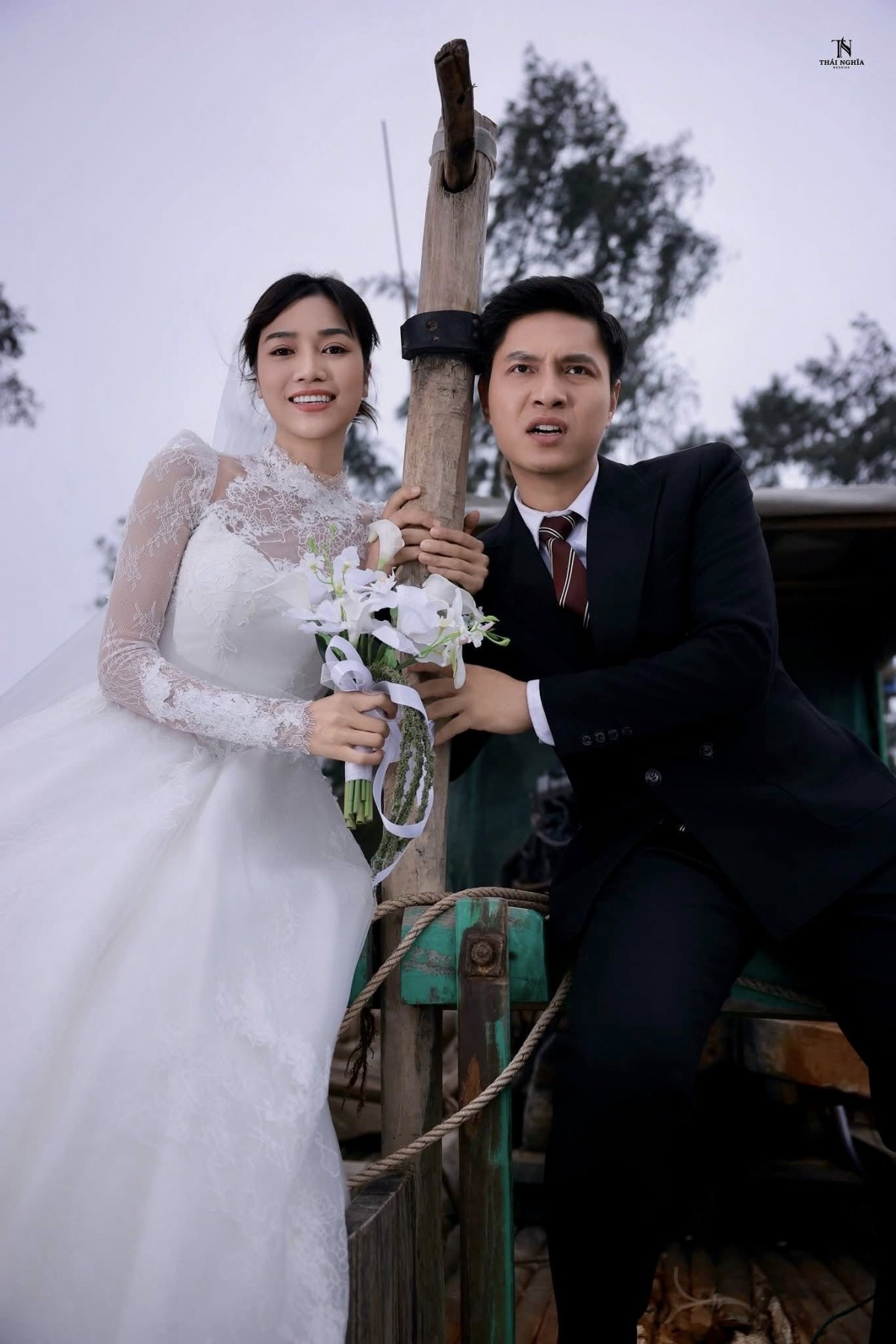 Khán giả ‘cười muốn nội thương’ với cảnh đám cưới của cặp đôi Khánh Linh – Minh Lợi trong phim ‘Không giới hạn’