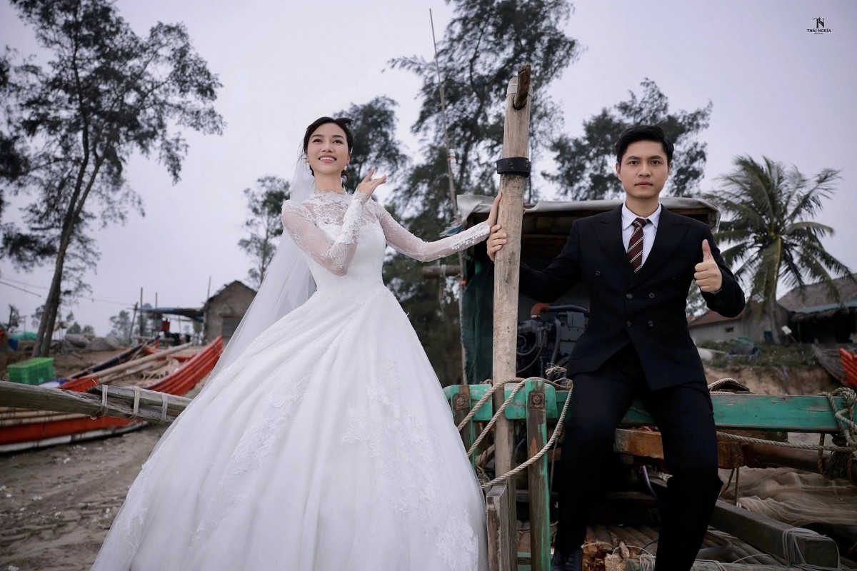 Khán giả ‘cười muốn nội thương’ với cảnh đám cưới của cặp đôi Khánh Linh – Minh Lợi trong phim ‘Không giới hạn’