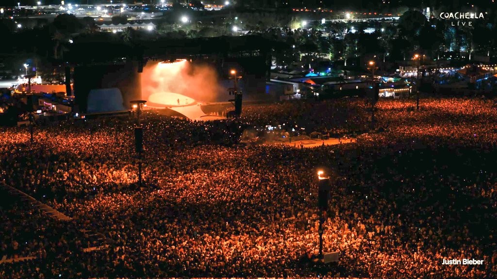 Justin Bieber gây ý kiến trái chiều với màn trình diễn 'lười biếng' tại Coachella 2026
