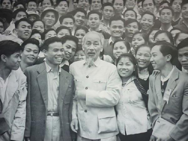 Vận dụng tư tưởng Hồ Chí Minh về 'Đoàn kết, đoàn kết, đại đoàn kết' trong giai đoạn phát triển mới của đất nước