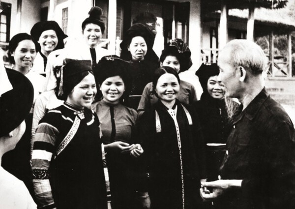 Vận dụng tư tưởng Hồ Chí Minh về 'Đoàn kết, đoàn kết, đại đoàn kết' trong giai đoạn phát triển mới của đất nước