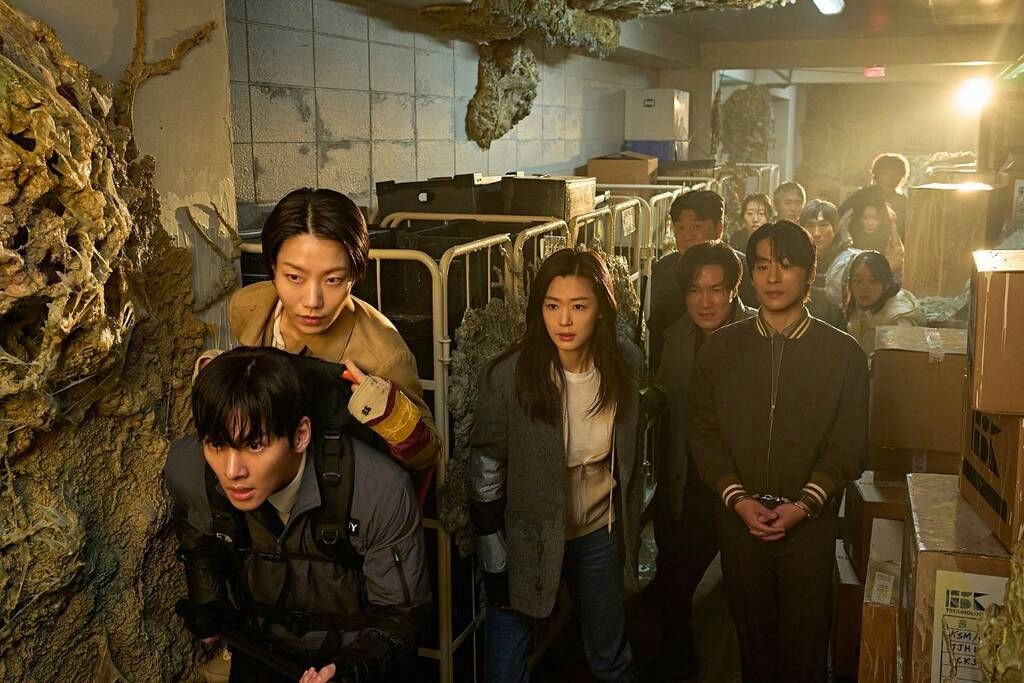 Phim Zombie của Jun Ji Hyun phá kỷ lục phòng vé 2026