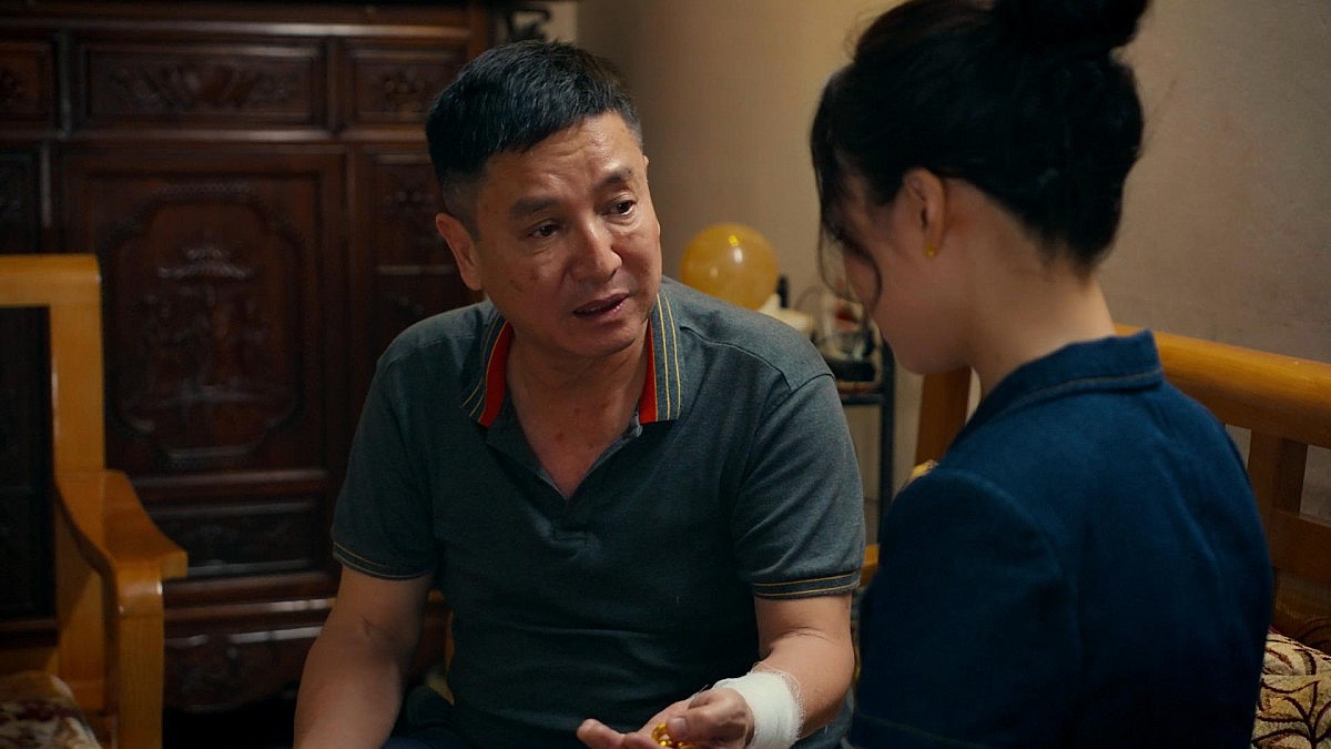 Hậu trường 'Dưới ô cửa sáng đèn': Câu chuyện thời sự lên phim - 'đúng và trúng'