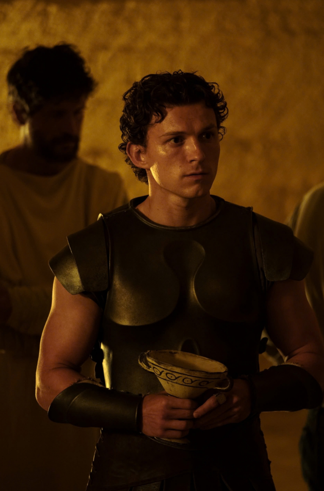 Tom Holland lập kỳ tích phòng vé với hai bom tấn tỷ USD