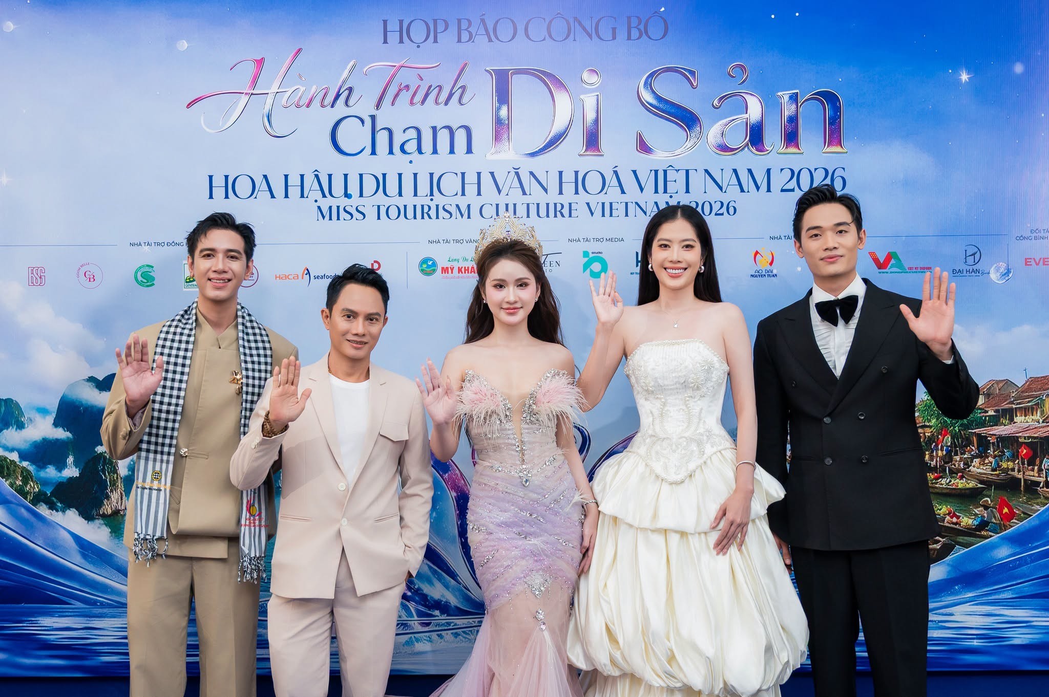 Nam vương Trần Tiến Dũng làm giám khảo cuộc thi 'Hoa hậu du lịch văn hóa Việt Nam'