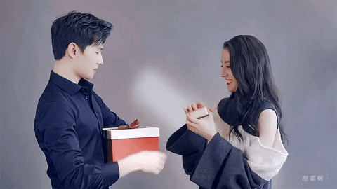 Dương Dương - Nhiệt Ba "phát đường" trong ngày đóng máy "Em Là Niềm Kiêu  Hãnh Của Anh"