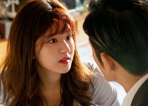 Sao nữ Hoa ngữ khi để tóc mái: Dương Tử liệu có một màu, Địch Lệ Nhiệt Ba gần gũi thấy lạ